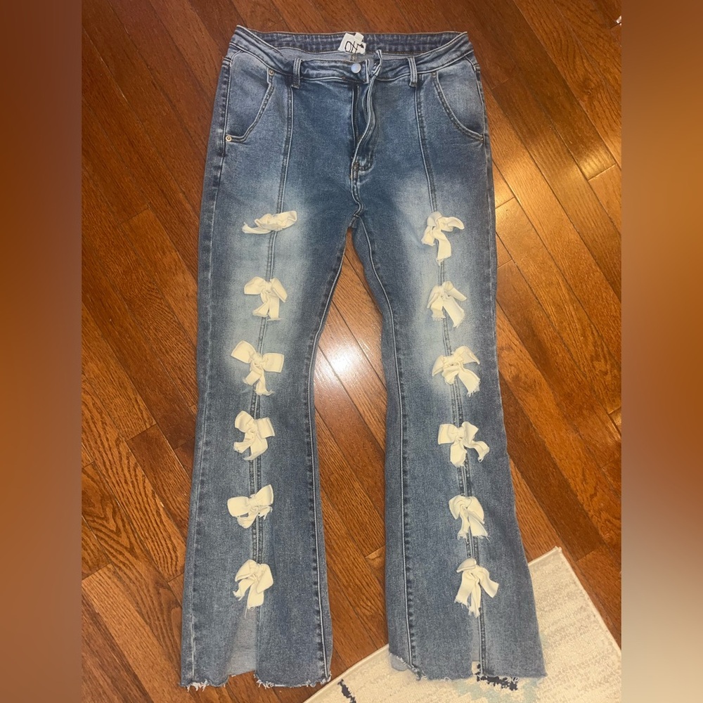 Oli & Hali Blue Denim Wide Leg Jeans with White Bow Accents - Picture 1 of 9